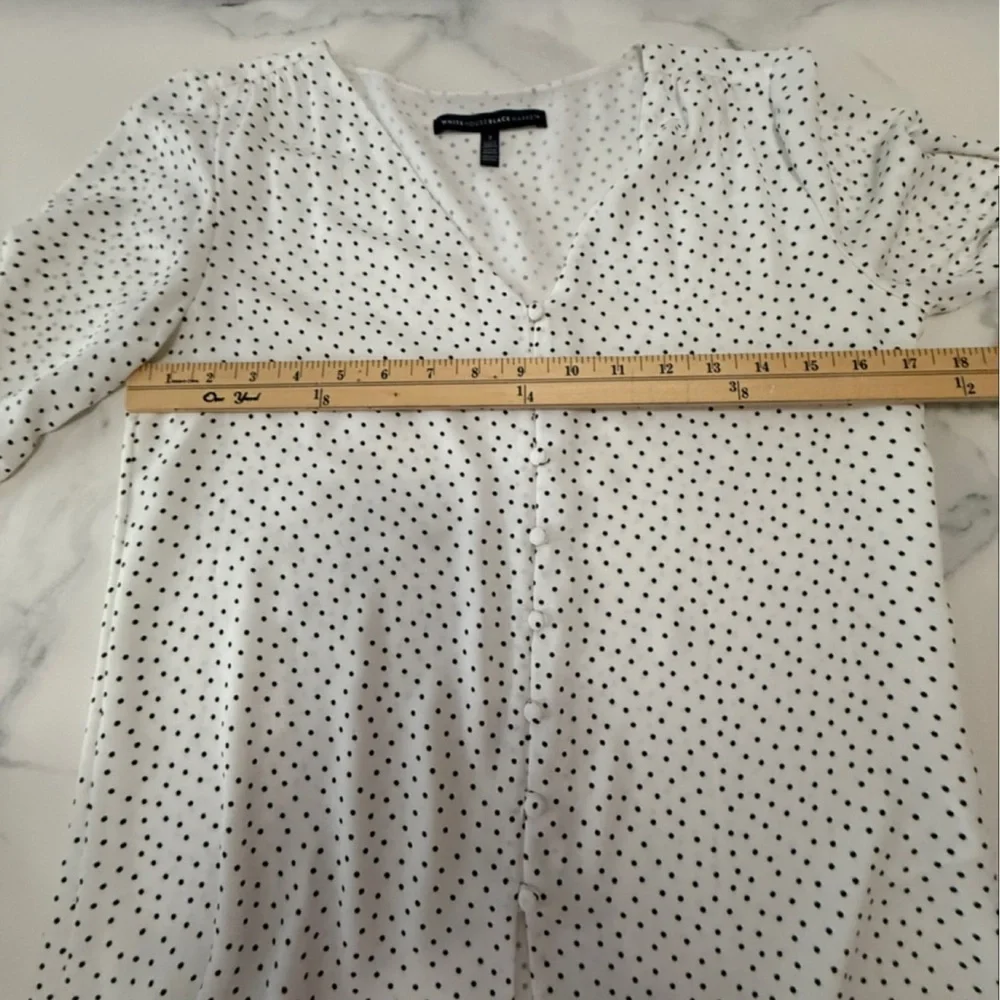 White House Black Market White Blouse with Black Dots. Size 2 - Picture 5 of 7